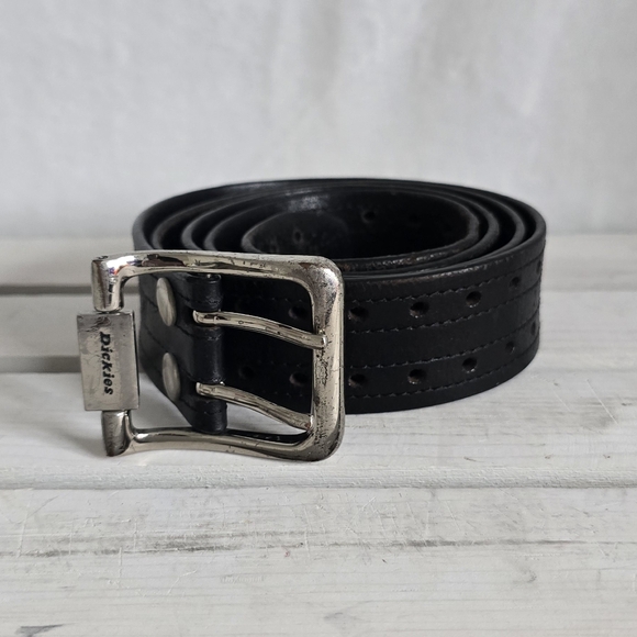 Dickies Other - Genuine Dickies Leather Belt Mens Size 42/105  Black good used condition